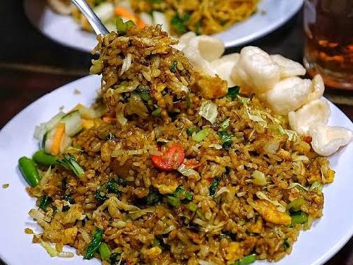 Nasi Goreng Pak Ateng: Legenda R